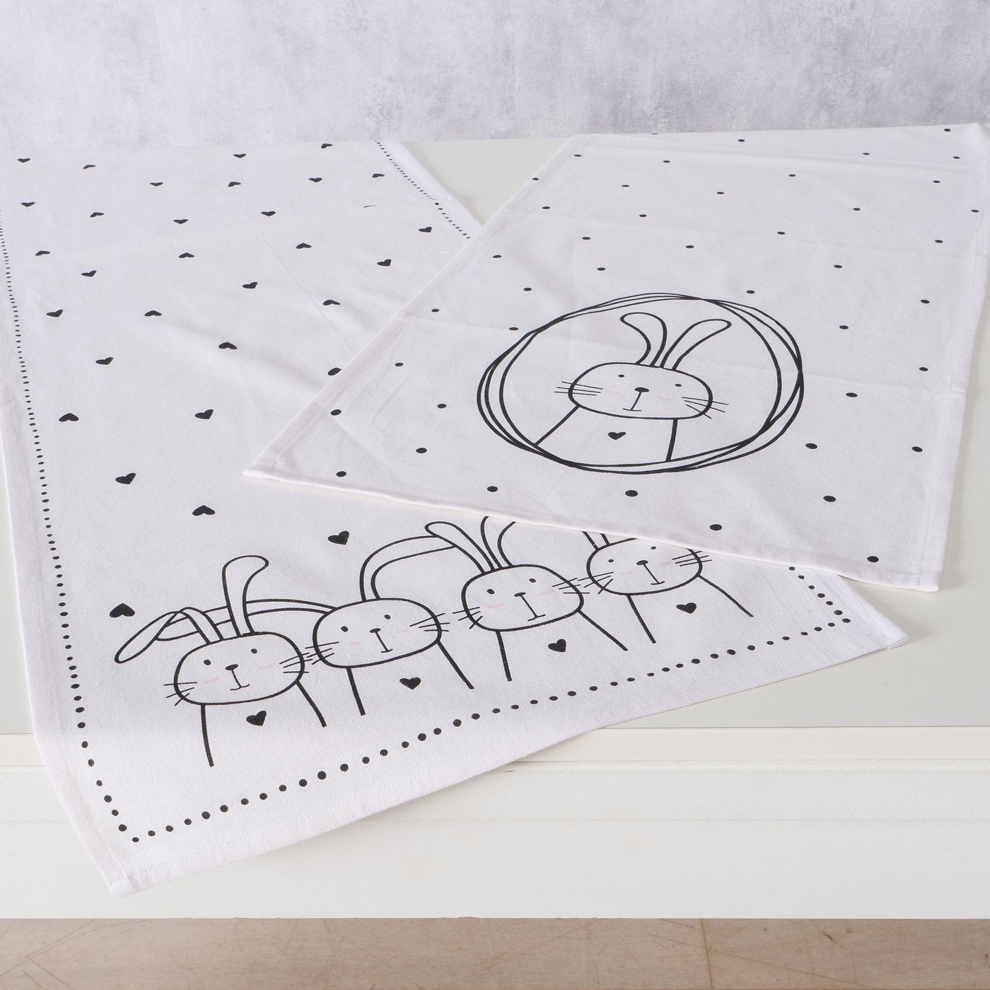 Boltze Tischläufer Hoppy Hase schwarz weiß