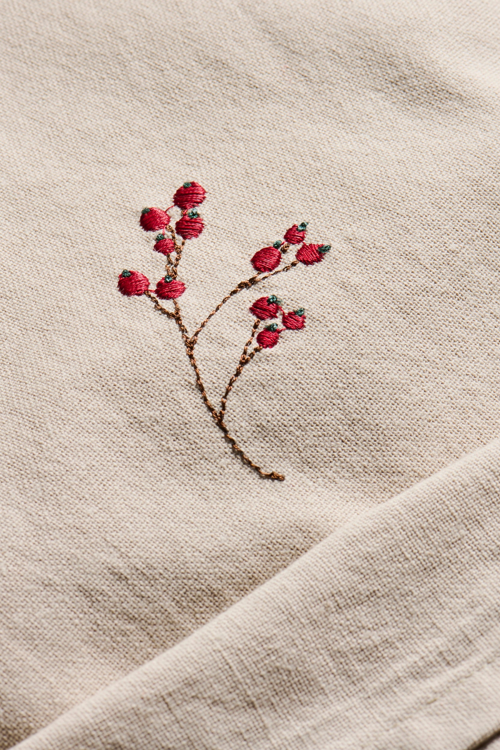 IB Laursen Tischläufer Tradition Winterbeeren leinenfarbig