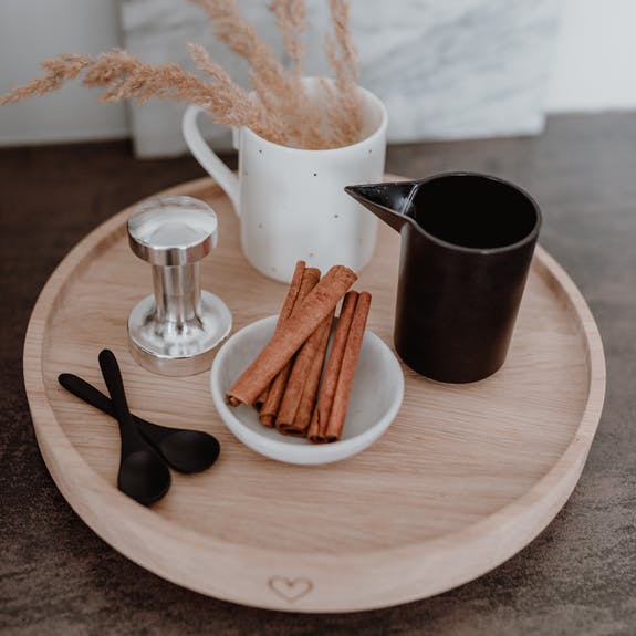 Eulenschnitt Drehteller mit Herz aus Eiche