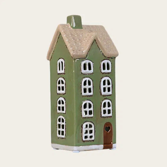Det Gamle Apotek Keramikhaus grün mit brauner Tür