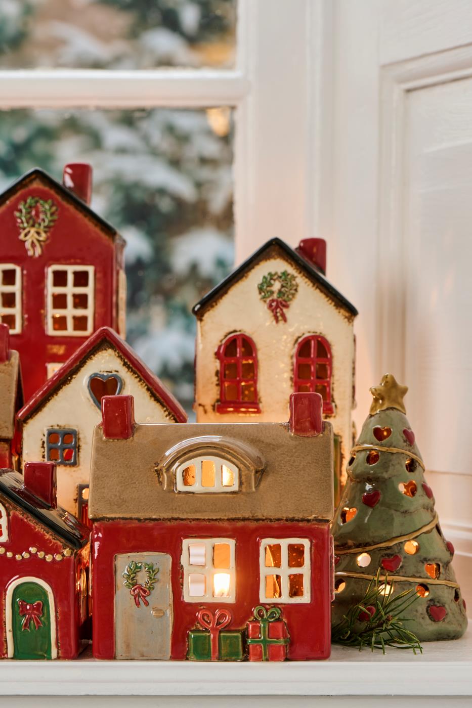 IB Laursen Teelicht Haus rot mit Geschenke