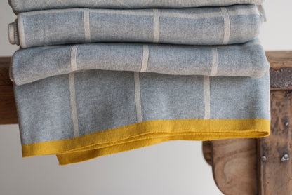 Funky Doris Wolldecke Todden grau